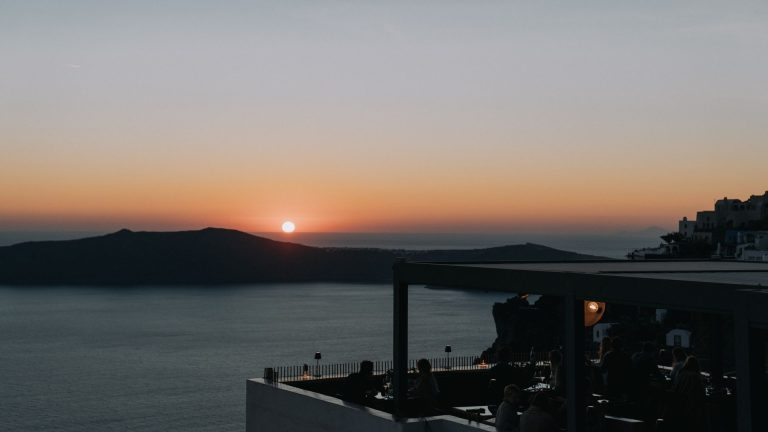 Akrotiri Santorini au coucher du soleil : spots et conseils photo