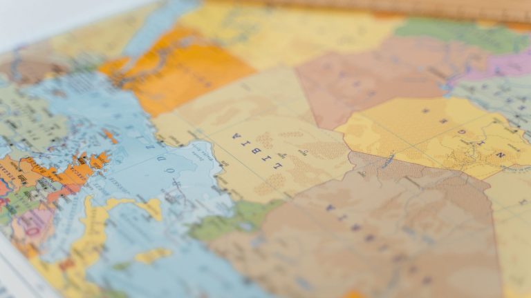 Où se trouve le Sénégal sur une carte d’Afrique et que voir autour ?